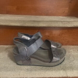 Crown Vintage Platform Sandals Gray Size 11M